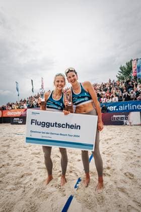 Beach volleyball women German Beach Tour 2024 Tourstop Düsseldorf 19 05 2024 Janne Uhl right and Paula Schürholz left win the tourstop in Düsseldorf Düsseldorf Robert Lehr Ufer Nordrhein Westfalen Germany