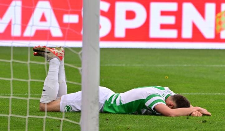 19 05 2024 Soccer Season 2023 2024 2 Soccer Bundesliga 34 Matchday SpVgg Greuther Fürth Kleeblatt FC Schalke 04 Sportfoto Zink MeZi xmexzix DFL regulations prohibit any use of photographs as image sequences and or quasi video only for editorial use Lukas Petkov 16, SpVgg Greuther Fürth injured Injury battered on the ground
