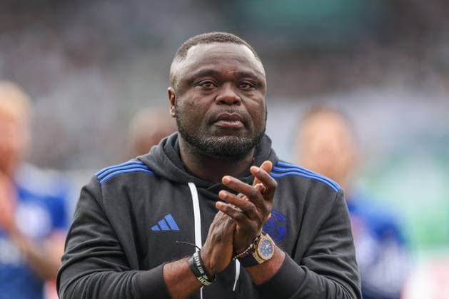 19 05 2024, Football, Season 2023 2024, 2 Bundesliga, Matchday 34, Greuther Fürth FC Schalke 04, Team manager Gerald Asamoah FC Schalke 04 says goodbye to the fans Fürth Stadion am Ronhof Bayern Germany xRHR PHOTO TRx Copyright: TimxRehbein RHR-FOTOx RHR-FOTO TR