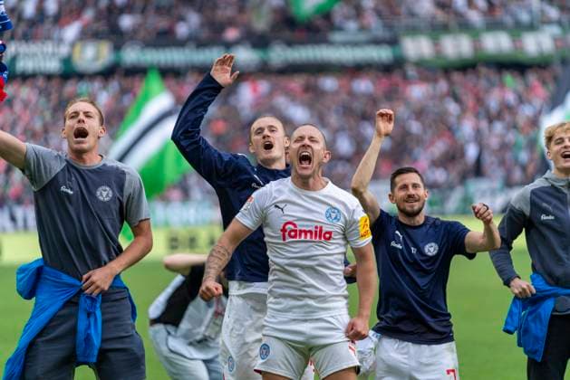 Lewis Holtby Holstein Kiel, 10 GER, Hannover 96 vs Holstein Kiel, Football, Bundesliga 2, Matchday 34, Season 2023 2024, 19 05 2024 DFL REGULATES PROHIBIT ANY USE OF PHOTOGRAPHS AS IMAGE SEQUENCES AND OR QUASI VIDEO Hannover 96 vs Holstein Kiel, Football, Bundesliga 2, Matchday 34, Season 2023 2024, 19 05 2024 Hannover Copyright: xEibner-Pressefoto FabioxDeinertx EP_FDT