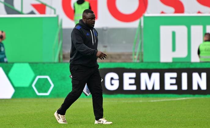 19 05 2024 Soccer Season 2023 2024 2 Soccer Bundesliga 34 Matchday SpVgg Greuther Fürth Kleeblatt FC Schalke 04 Sportfoto Zink MeZi xmexzix DFL regulations prohibit any use of photographs as image sequences and or quasi video only for editorial use Gerald Asamoah Head of License FC Schalke 04 S04 disappointed Disappointment after the end of the match
