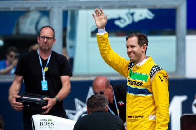 Sebastian Vettel Germany, Racing driver commemorates Ayrton Senna Brazil, who died in 1994 , ITA, Formula 1 World Championship, Grand Prix Emilia Romagna Imola, Autodromo Enzo e Dino Ferrari, Arrival of the drivers, Raceday, 19 05 2024 ITA, Formula 1 World Championship, Grand Prix Emilia Romagna Imola, Autodromo Enzo e Dino Ferrari, Arrival of the drivers, Raceday, 19 05 2024 Imola Copyright: xEibner-Pressefoto Memmlerx EP_MMR