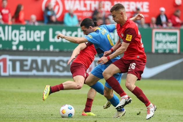 19 05 2024, xusrbx, Soccer 2 Bundesliga, 1 FC Kaiserslautern Eintracht Braunschweig emspor, v l Rayan Philippe Eintracht Braunschweig, 9 , Filip Kaloc 1 FC Kaiserslautern, 26 , DFL DFB REGULATIONS PROHIBIT ANY USE OF PHOTOGRAPHS as IMAGE SEQUENCES and or QUASI VIDEO Kaiserslautern