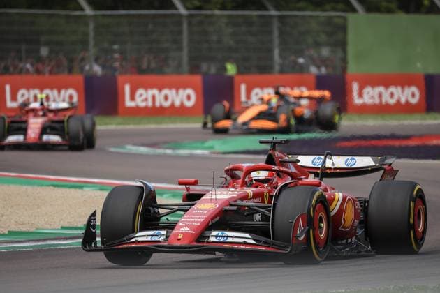 Foto IPP Enrico Schiavi Imola 19-05-2024 Formula 1 F1 Gran Premio del Made in Italy e dell™Emilia Romagna 2024 Gara nella foto: Charles Leclerc - Ferrari precede Carlos Sainz - Ferrari ed Oscar Piastri - McLaren Imola italy ITALIA ITALY  Copyright: xR4924_italyphotopressx