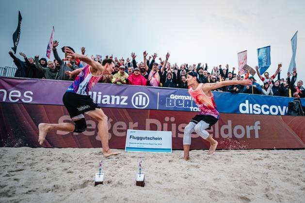 Beach volleyball men German Beach Tour 2024 Tourstop Düsseldorf 19 05 2024 Robin Sowa left and Max Just right win the tourstop in Düsseldorf Düsseldorf Robert Lehr Ufer Nordrhein Westfalen Germany