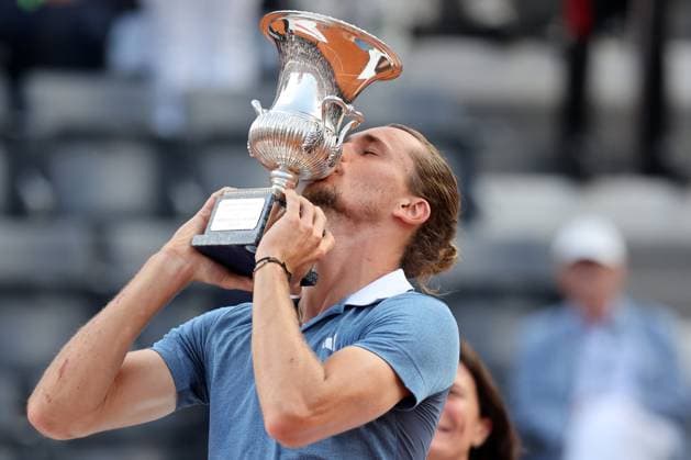 Rome, Italy 19.05.2024: ALEXANDER ZVEREV during the trophy ceremony after defeating NICOLAS JARRY in the mens singles final match of the Internazionali BNL D Italia at Foro Italico in Rome, Italy Center Court.  Copyright: xMarcoxIacobucci IPAxSportx xipa-x xx IPA_46271088 IPA_Agency_IPA46271088