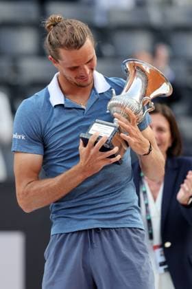 Rome, Italy 19.05.2024: ALEXANDER ZVEREV during the trophy ceremony after defeating NICOLAS JARRY in the mens singles final match of the Internazionali BNL D Italia at Foro Italico in Rome, Italy Center Court.  Copyright: xMarcoxIacobucci IPAxSportx xipa-x xx IPA_46271194 IPA_Agency_IPA46271194