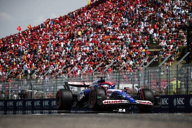 03 RICCIARDO Daniel (aus), Visa Cash App RB F1 Team VCARB 01, action during the Formula 1 MSC Cruises Gran Premio del Made in Italy e Dell™Emilia-Romagne 2024, 7th round of the 2024 Formula One World Championship, WM, Weltmeisterschaft from May 17 to 19, 2024 on the Autodromo Enzo e Dino Ferrari, in Imola, Italy - F1 - EMILIA-ROMAGNA GRAND PRIX 2024 DPPI Panoramic  240519_R07_EMR_DP_XB3_1810
