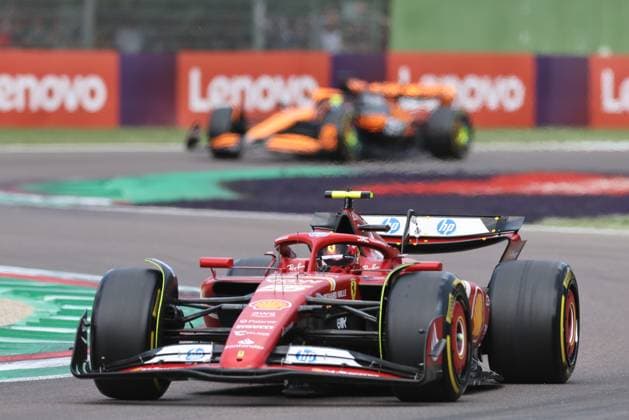 Carlos Sainz of Spain and Ferrari in action, Race, F1 Emilia Romagna Grand Prix 2024, Autodromo Enzo e Dino Ferrari on May 19, 2024 in Imola, Italy Photo by Diogo Cardoso DeFodi Images Carlos Sainz of Spain and Ferrari in action, Race, F1 Emilia Romagna Grand Prix 2024, Autodromo Enzo e Dino Ferrari on May 19, 2024 in Imola, Italy Photo by Diogo Cardoso DeFodi Images Defodi 645 f1imo20240518 3720 Defodi-645