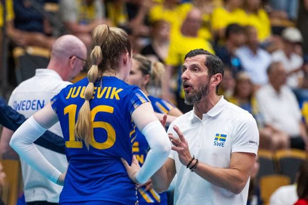 240519 Head coach Cesare Giulio Bregoli and Vilma Julevik of Sweden during the European Golden League between Sweden and Belgium on May 19, 2024 in Lund Photo Avdo Bilkanovic BILDBYRAN COP 115 AB0272 volleyball volleyball european golden league sverige belgium sweden dam bbeng coach  Copyright: AVDOxBILKANOVIC BB240519AB115