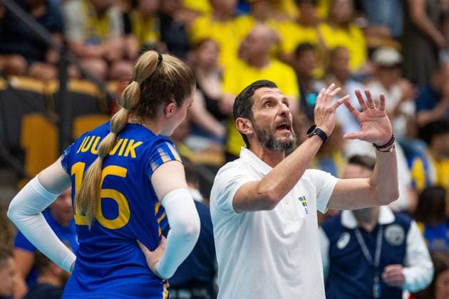 240519 Head coach Cesare Giulio Bregoli and Vilma Julevik of Sweden during the European Golden League between Sweden and Belgium on May 19, 2024 in Lund Photo Avdo Bilkanovic BILDBYRAN COP 115 AB0272 volleyball volleyball european golden league sverige belgium sweden dam bbeng coach  Copyright: AVDOxBILKANOVIC BB240519AB116
