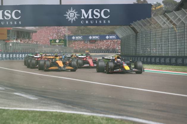 1 Max Verstappen Oracle Red Bull Racing, 01 , 4 Lando Norris McLaren Formula 1 Team, 04 , 16 Charles Leclerc Scuderia Ferrari HP, 16 , 55 Carlos Sainz Scuderia Ferrari HP, 55 , Race start, Race, ITA, Formula 1 World Championship, Grand Prix Emilia Romagna Imola, Autodromo Enzo e Dino Ferrari, Media Day, 19 05 2024 ITA, Formula 1 World Championship, Grand Prix Emilia Romagna Imola, Autodromo Enzo e Dino Ferrari, Media Day, 19 05 2024 Imola Copyright: xEibner-Pressefoto AnnikaxGrafx EP_AGF