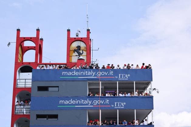Fans in the Tower, Racing, ITA, Formula 1 World Championship, Grand Prix Emilia Romagna Imola, Autodromo Enzo e Dino Ferrari, Media Day, 19 05 2024 ITA, Formula 1 World Championship, Grand Prix Emilia Romagna Imola, Autodromo Enzo e Dino Ferrari, Media Day, 19 05 2024 Imola Copyright: xEibner-Pressefoto AnnikaxGrafx EP_AGF