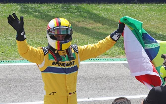 19 05 2024, xrarjax, Motorsport FIA Formula 1, Italian Grand Prix 2024 emspor, v l Sebastian Vettel drives in Ayrton Sennas car on the Imola Imola race track