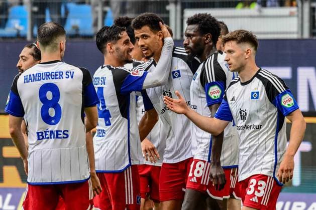 Goal celebration after the 4 1 by Glatzel Robert center Laszlo Benes Ludovit Reis Bakery Jatta Katterbach Noah HSV Germany , Hamburg , Volksparkstadion , Soccer , Bundesliga , 2 Soccer Bundesliga , Hamburger SV 1 FC Nürnberg