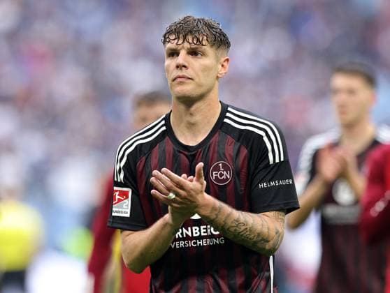 19 05 2024 Soccer season 2023 2024 2 Soccer Bundesliga 34 Matchday Hamburger SV HSV 1 FC Nürnberg FCN Club Sportfoto Zink DaMa xdaxmax DFL regulations prohibit any use of photographs as image sequences and or quasi video only for editorial use Erik Wekesser 13, 1 FC Nürnberg FCN disappointed Disappointment after the end of the match