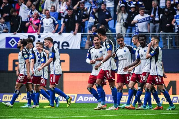Goal celebration Hamburger SV after goal to 4 1 by penalty kick Robert Glatzel Hamburger SV, 09 GER, Hamburger SV vs 1 FC Nuernberg, Football, 2 Bundesliga, Matchday 34, Season 2023 2024, 19 05 2024 DFL REGULATIONS PROHIBIT ANY USE OF PHOTOGRAPHS AS IMAGE SEQUENCES AND OR QUASI VIDEO GER, Hamburger SV vs 1 FC Nuernberg, Football, 2 Bundesliga, Matchday 34, Season 2023 2024, 19 05 2024 Hamburg Copyright: xEibner-Pressefoto MarcelxvonxFehrnx EP_MFN