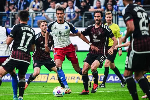 Robert Glatzel Hamburger SV, 09 , Ivan Marquez 1 FC Nuernberg, 15 GER, Hamburger SV vs 1 FC Nuernberg, Football, 2 Bundesliga, Matchday 34, Season 2023 2024, 19 05 2024 DFL REGULATIONS PROHIBIT ANY USE OF PHOTOGRAPHS AS IMAGE SEQUENCES AND OR QUASI VIDEO GER, Hamburger SV vs 1 FC Nuernberg, Football, 2 Bundesliga, Matchday 34, Season 2023 2024, 19 05 2024 Hamburg Copyright: xEibner-Pressefoto MarcelxvonxFehrnx EP_MFN
