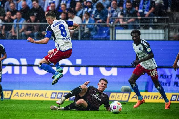 Laszlo Benes Hamburger SV, 08 , Florian Flick 1 FC Nuernberg, 06 GER, Hamburger SV vs 1 FC Nuernberg, Football, 2 Bundesliga, Matchday 34, Season 2023 2024, 19 05 2024 DFL REGULATIONS PROHIBIT ANY USE OF PHOTOGRAPHS AS IMAGE SEQUENCES AND OR QUASI VIDEO GER, Hamburger SV vs 1 FC Nuernberg, Football, 2 Bundesliga, Matchday 34, Season 2023 2024, 19 05 2024 Hamburg Copyright: xEibner-Pressefoto MarcelxvonxFehrnx EP_MFN