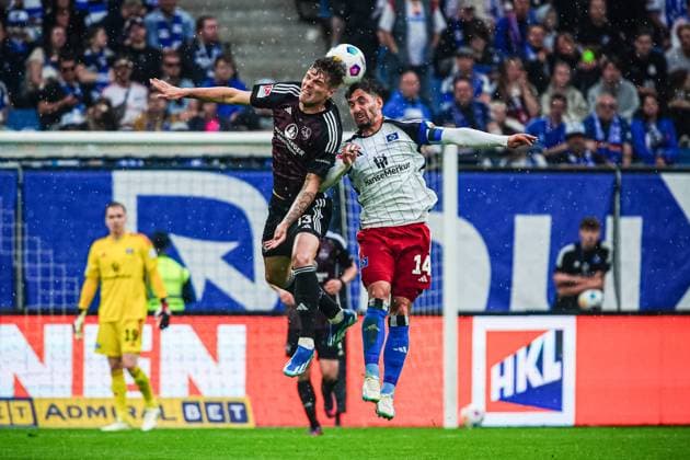Header duel aerial duel Erik Wekesser 1 FC Nuernberg, 13 , Ludovit Reis Hamburger SV, 14 GER, Hamburger SV vs 1 FC Nuernberg, Football, 2 Bundesliga, Matchday 34, Season 2023 2024, 19 05 2024 DFL REGULATES PROHIBIT ANY USE OF PHOTOGRAPHS AS IMAGE SEQUENCES AND OR QUASI VIDEO GER, Hamburger SV vs 1 FC Nuernberg, Football, 2 Bundesliga, Matchday 34, Season 2023 2024, 19 05 2024 Hamburg Copyright: xEibner-Pressefoto MarcelxvonxFehrnx EP_MFN