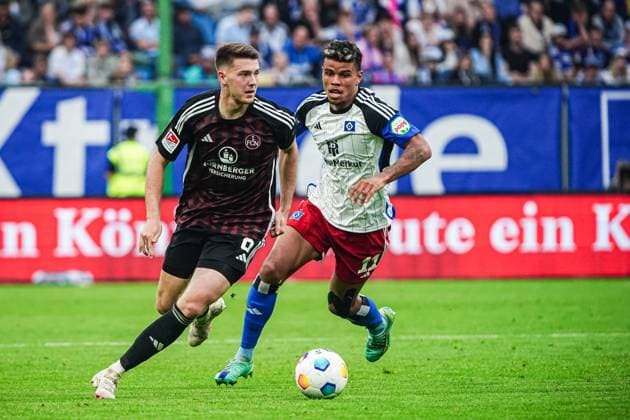 Florian Flick 1 FC Nuernberg, 06 , Ransford Yeboah Koenigsdoerffer Hamburger SV, 11 GER, Hamburger SV vs 1 FC Nuernberg, Football, 2 Bundesliga, Matchday 34, Season 2023 2024, 19 05 2024 DFL REGULATIONS PROHIBIT ANY USE OF PHOTOGRAPHS AS IMAGE SEQUENCES AND OR QUASI VIDEO GER, Hamburger SV vs 1 FC Nuernberg, Football, 2 Bundesliga, Matchday 34, Season 2023 2024, 19 05 2024 Hamburg Copyright: xEibner-Pressefoto MarcelxvonxFehrnx EP_MFN
