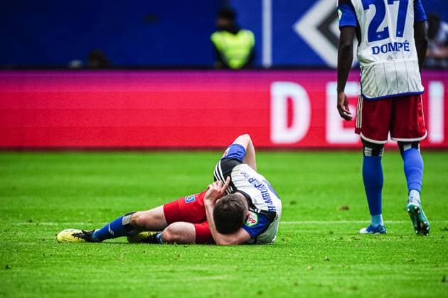 Injury Lukasz Poreba Hamburger SV, 06 GER, Hamburger SV vs 1 FC Nuernberg, Football, 2 Bundesliga, Matchday 34, Season 2023 2024, 19 05 2024 DFL REGULATIONS PROHIBIT ANY USE OF PHOTOGRAPHS AS IMAGE SEQUENCES AND OR QUASI VIDEO GER, Hamburger SV vs 1 FC Nuernberg, Football, 2 Bundesliga, Matchday 34, Season 2023 2024, 19 05 2024 Hamburg Copyright: xEibner-Pressefoto MarcelxvonxFehrnx EP_MFN