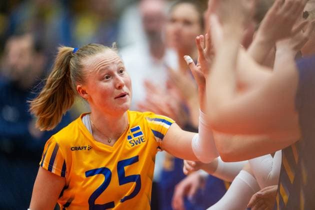 240519 Emmy Andersson of Sweden chosen to the player of the team during the European Golden League between Sweden and Belgium on May 19, 2024 in Lund Photo Avdo Bilkanovic BILDBYRAN COP 115 AB0272 volleyball volleyball european golden league sverige belgium sweden dam bbeng  Copyright: AVDOxBILKANOVIC BB240519AB093