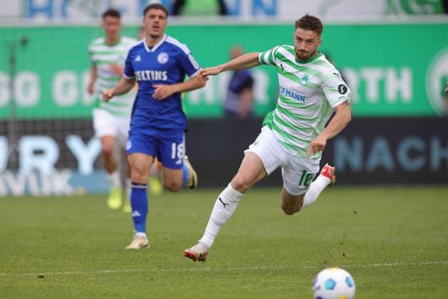 Lukas Petkov, Fürth, in the second round match of the 2023 2024 season between SpVgg Greuther Fürth and FC Schalke 04 2 0 in Fürth 19 05 2024