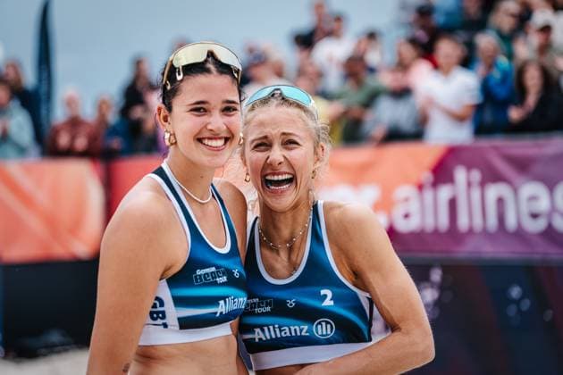 Beach volleyball women German Beach Tour 2024 Tourstop Düsseldorf 19 05 2024 Janne Uhl left and Paula Schürholz right win the tournament Düsseldorf Robert Lehr Ufer Nordrhein Westfalen Germany