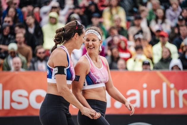 Beach volleyball women German Beach Tour 2024 Tourstop Düsseldorf 19 05 2024 Isabel Schneider right happy with Kira Walkenhorst left Düsseldorf Robert Lehr Ufer North Rhine-Westphalia Germany