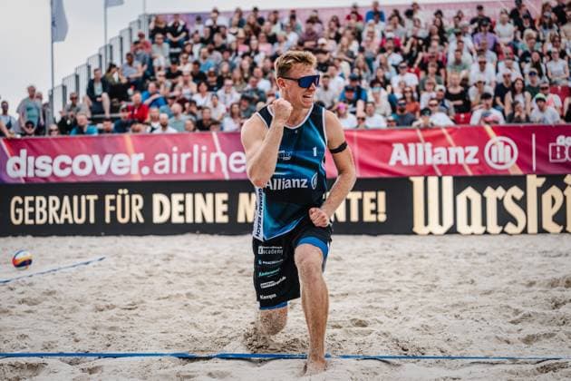 Beach volleyball men German Beach Tour 2024 Tourstop Düsseldorf 19 05 2024 Jonas Reinhardt clenches his fist and is happy Düsseldorf Robert Lehr Ufer North Rhine-Westphalia Germany