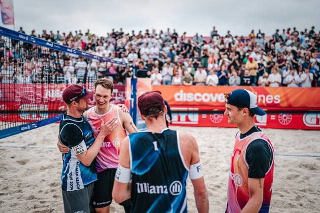 Beach volleyball men German Beach Tour 2024 Tourstop Düsseldorf 19 05 2024 from left Yannick Harms, Robin Sowa, Manuel Harms and Max Just after the match Düsseldorf Robert Lehr Ufer Nordrhein Westfalen Germany