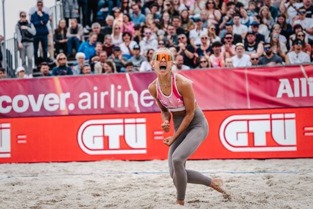 Beach volleyball women German Beach Tour 2024 Tourstop Düsseldorf 19 05 2024 Paula Schürholz cheers Düsseldorf Robert Lehr Ufer Nordrhein Westfalen Germany