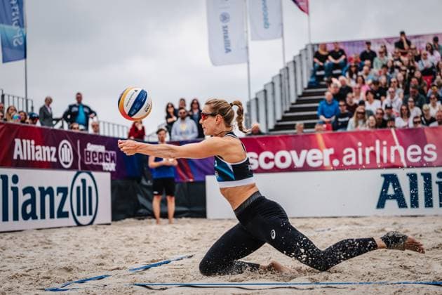 Beach volleyball women German Beach Tour 2024 Tourstop Düsseldorf 19 05 2024 Kim van de Velde plays the ball Düsseldorf Robert Lehr Ufer North Rhine-Westphalia Germany