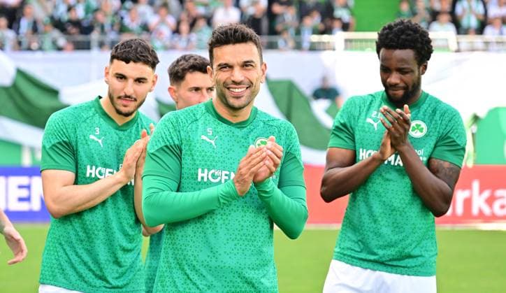 19 05 2024 Soccer Season 2023 2024 2 Soccer Bundesliga 34 Matchday SpVgg Greuther Fürth Kleeblatt FC Schalke 04 Sportfoto Zink xwoxzix DFL regulations prohibit any use of photographs as image sequences and or quasi video only for editorial use Oualid Mhamdi 3, SpVgg Greuther Fürth Oussama Haddadi 5, SpVgg Greuther Fürth Gideon Jung 23, SpVgg Greuther Fürth Farewells