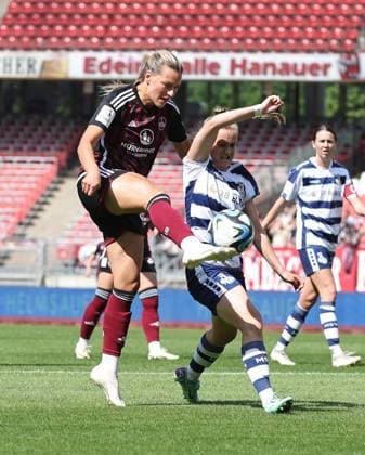 20 05 2024 Soccer Season 2023 2024 1 Women Soccer Bundesliga 22 Matchday 1 FC Nuremberg FCN Club MSV Duisburg Zebras Sportfoto Zink DaMa xdaxmax Medina Desic 30, 1 FC Nuremberg FCN with shot on goal gg Paula Flach 5, MSV Duisburg