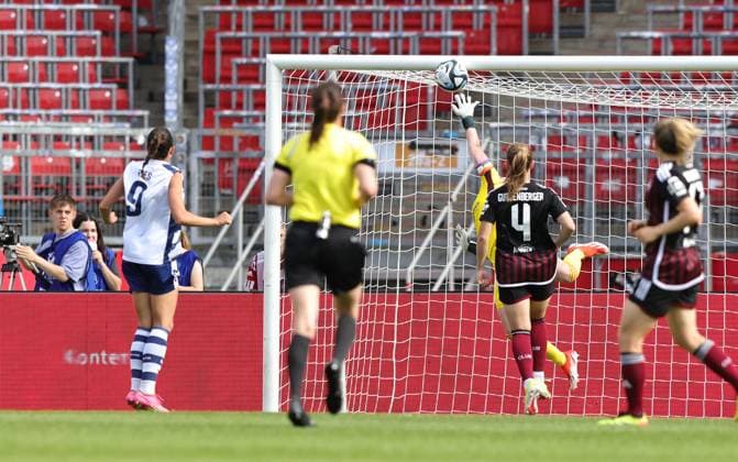 20 05 2024 Soccer Season 2023 2024 1 Women Soccer Bundesliga 22 Matchday 1 FC Nuremberg FCN Club MSV Duisburg Zebras Sportfoto Zink DaMa xdaxmax Taryn Ries 9, MSV Duisburg with shot on goal gg Lea Paulick 1, 1 FC Nuremberg FCN