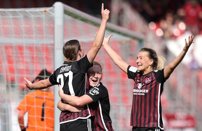 20 05 2024 Soccer Season 2023 2024 1 Womens Soccer Bundesliga 22 Matchday 1 FC Nürnberg FCN Club MSV Duisburg Zebras Sportfoto Zink DaMa xdaxmax Jubel Freude Torjubel nach Tor zum 2 0 Lara Schmidt 27, 1 FC Nürnberg FCN Madeleine Steck 28, 1 FC Nürnberg FCN Medina Desic 30, 1 FC Nürnberg FCN jubelt freut Torschütze Medina Desic 30, 1 FC Nürnberg FCN