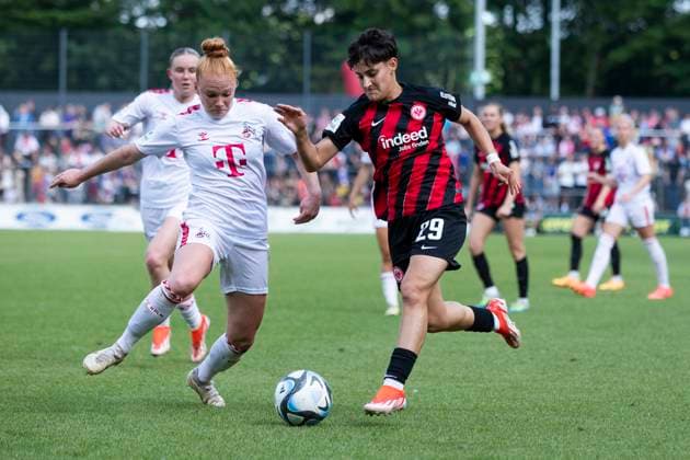 GOOGLE PIXEL Frauen Bundesliga 1 FC Köln Eintracht Frankfurt, 20 05 2024 Dilara Acikgöz Eintracht Frankfurt, 29 , Laura Vogt 1 FC Köln, 8 GOOGLE PIXEL Frauen Bundesliga, 1 FC Köln Eintracht Frankfurt, 22 Spieltag, am 20 05 2024, Franz Kremer Stadion, Köln DFL regulations prohibit any use of photographs as image sequences and or quasi video Copyright: xBEAUTIFULxSPORTS Meuselx