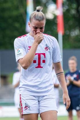GOOGLE PIXEL Frauen Bundesliga 1 FC Köln Eintracht Frankfurt, 20 05 2024 Selina Cerci 1 FC Köln, 29 cries at her farewell GOOGLE PIXEL Frauen Bundesliga, 1 FC Köln Eintracht Frankfurt, 22 Spieltag, am 20 05 2024, Franz Kremer Stadion, Köln DFL regulations prohibit any use of photographs as image sequences and or quasi video Copyright: xBEAUTIFULxSPORTS Meuselx