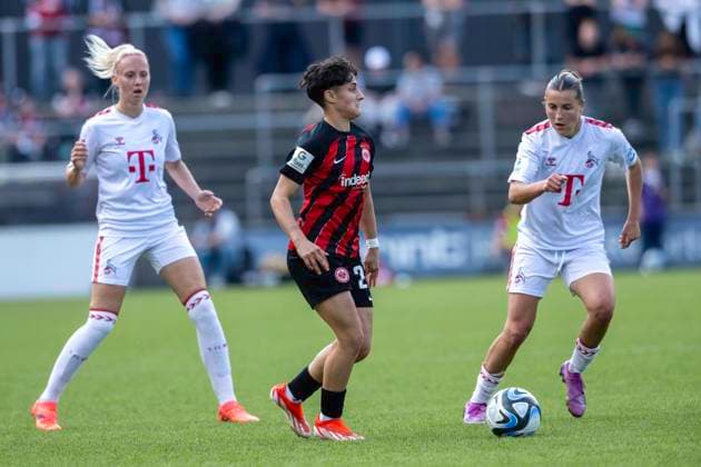 Soccer Google Pixel Womens Bundesliga, Season 2023 2024, Matchday 22, 1 FC Koeln Eintracht Frankfurt on 20 05 2024 at Franz Kremer Stadium in Koeln duel between Meike Messmer 1 FC Koeln, 20 , Carlotta Wamser 1 FC Koeln, 30 and Dilara Acikgoez Eintracht Frankfurt, 29 Important note In accordance with the regulations of the DFL German Football League and the DFB German Football Association, it is prohibited to utilize or have utilized photographs taken in the stadium or of the match in the form of sequential images or video-like photo series Foto Kirchner Media TH Copyright: xKirchner-Media THx