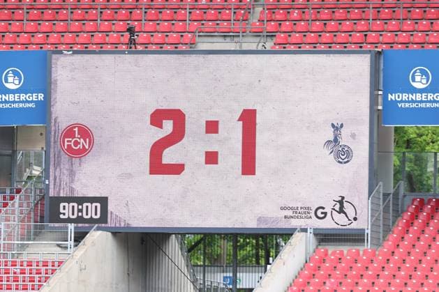 20 05 2024 Soccer Season 2023 2024 1 Womens Soccer Bundesliga 22 Matchday 1 FC Nürnberg FCN Club MSV Duisburg Zebras Sportfoto Zink DaMa xdaxmax Symbolbild Symbol photo Feature Impression Scoreboard with final score 2 1 for FCN