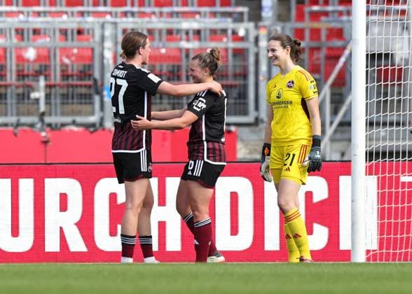 20 05 2024 Soccer Season 2023 2024 1 Womens Soccer Bundesliga 22 Matchday 1 FC Nürnberg FCN Club MSV Duisburg Zebras Sportfoto Zink DaMa xdaxmax Joy Cheering after the end of the match Lara Schmidt 27, 1 FC Nürnberg FCN Jessica May 6, 1 FC Nürnberg FCN Sina Tölzel Toelzel 21, 1 FC Nürnberg FCN