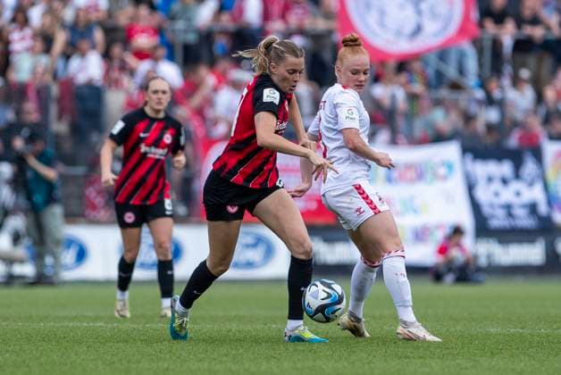 GOOGLE PIXEL Frauen Bundesliga 1 FC Köln Eintracht Frankfurt, 20 05 2024 Laura Freigang Eintracht Frankfurt, 10 , Laura Vogt 1 FC Köln, 8 GOOGLE PIXEL Frauen Bundesliga, 1 FC Köln Eintracht Frankfurt, 22 Spieltag, am 20 05 2024, Franz Kremer Stadion, Köln DFL regulations prohibit any use of photographs as image sequences and or quasi video Copyright: xBEAUTIFULxSPORTS Meuselx