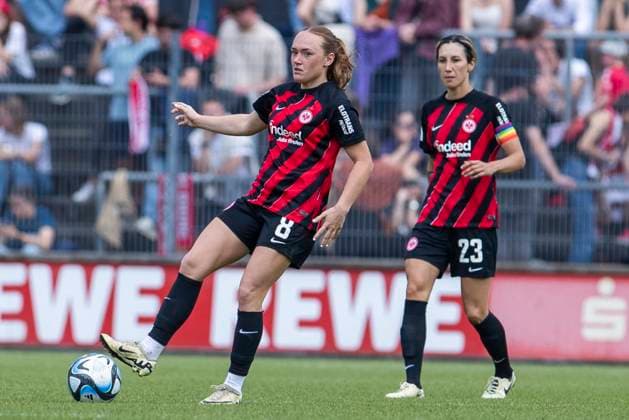 GOOGLE PIXEL Frauen Bundesliga 1 FC Köln Eintracht Frankfurt, 20 05 2024 Lisanne Gräwe Eintracht Frankfurt, 8 , Sara Doorsoun Eintracht Frankfurt, 23 GOOGLE PIXEL Frauen Bundesliga, 1 FC Köln Eintracht Frankfurt, 22 Spieltag, am 20 05 2024, Franz Kremer Stadion, Köln DFL regulations prohibit any use of photographs as image sequences and or quasi video Copyright: xBEAUTIFULxSPORTS Meuselx