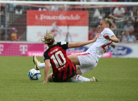 20 05 2024, xgrfx, Fussball 1 Bundesliga Damen, 1 FC Köln Frauen Eintracht Frankfurt emspor, v l Laura Freigang Eintracht Frankfurt , Selina Cerci 1 FC Köln DFL DFB REGULATIONS PROHIBIT ANY USE OF PHOTOGRAPHS as IMAGE SEQUENCES and or QUASI VIDEO Köln