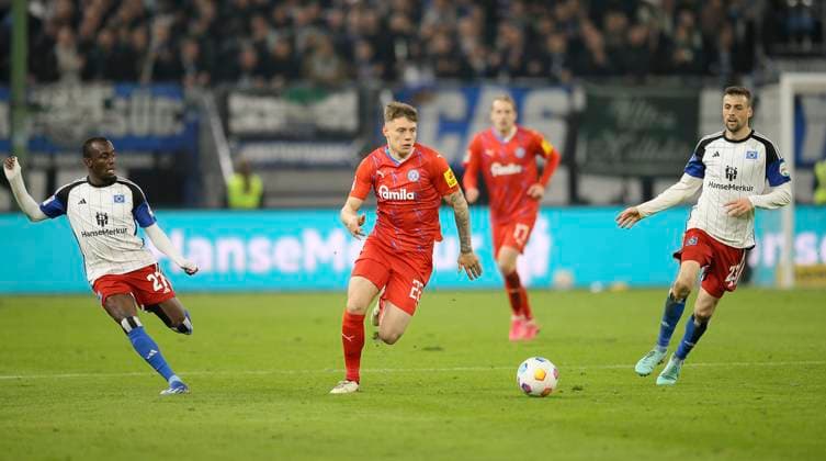Photo Nicolai Remberg Kiel vs Jonas Meffert , right Football 2 Bundesliga on Sat 20 04 2024 Hamburger SV Holstein Kiel 0 1