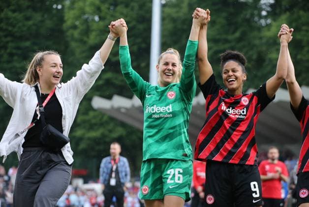 20 05 2024, xgrfx, Fußball 1 Bundesliga Damen, 1 FC Köln Frauen Eintracht Frankfurt emspor, v l Tanja Pawollek, Cara Boesl, Shekiera Martinez Eintracht Frankfurt DFL DFB REGULATIONS PROHIBIT ANY USE OF PHOTOGRAPHS as IMAGE SEQUENCES and or QUASI VIDEO Köln