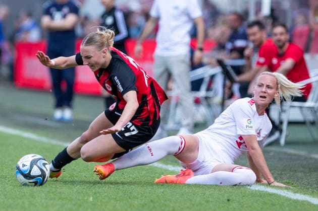GOOGLE PIXEL Frauen Bundesliga 1 FC Köln Eintracht Frankfurt, 20 05 2024 Sophie Nachtigall Eintracht Frankfurt, 27 , Meike Messmer 1 FC Köln, 20 GOOGLE PIXEL Frauen Bundesliga, 1 FC Köln Eintracht Frankfurt, 22 Spieltag, am 20 05 2024, Franz Kremer Stadion, Köln DFL regulations prohibit any use of photographs as image sequences and or quasi video Copyright: xBEAUTIFULxSPORTS Meuselx