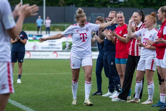 GOOGLE PIXEL Womens Bundesliga 1 FC Köln Eintracht Frankfurt, 20 05 2024 Lena Uebach 1 FC Köln, 27 is passed GOOGLE PIXEL Womens Bundesliga, 1 FC Köln Eintracht Frankfurt, 22 Spieltag, am 20 05 2024, Franz Kremer Stadion, Köln DFL regulations prohibit any use of photographs as image sequences and or quasi video Copyright: xBEAUTIFULxSPORTS Meuselx